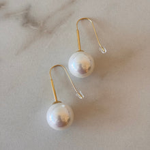 Cargar imagen en el visor de la galería, ARETES PERLA ANZUELO
