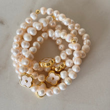 Cargar imagen en el visor de la galería, PULSERA PERLAS TRÉBOL*
