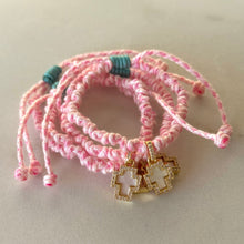 Cargar imagen en el visor de la galería, PULSERA CRUZ NUDOS
