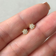 Cargar imagen en el visor de la galería, PIERCING MINI FLOR BLANCO
