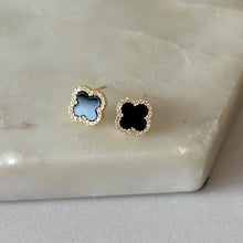 Cargar imagen en el visor de la galería, ARETES MINI TRÉBOL
