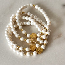 Cargar imagen en el visor de la galería, PULSERA SB PERLAS SHELL
