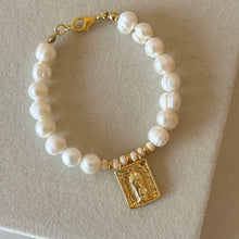 Cargar imagen en el visor de la galería, PULSERA VIRGEN PERLAS

