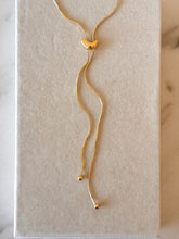 Cargar imagen en el visor de la galería, LARIAT DOBLE AISHLIN
