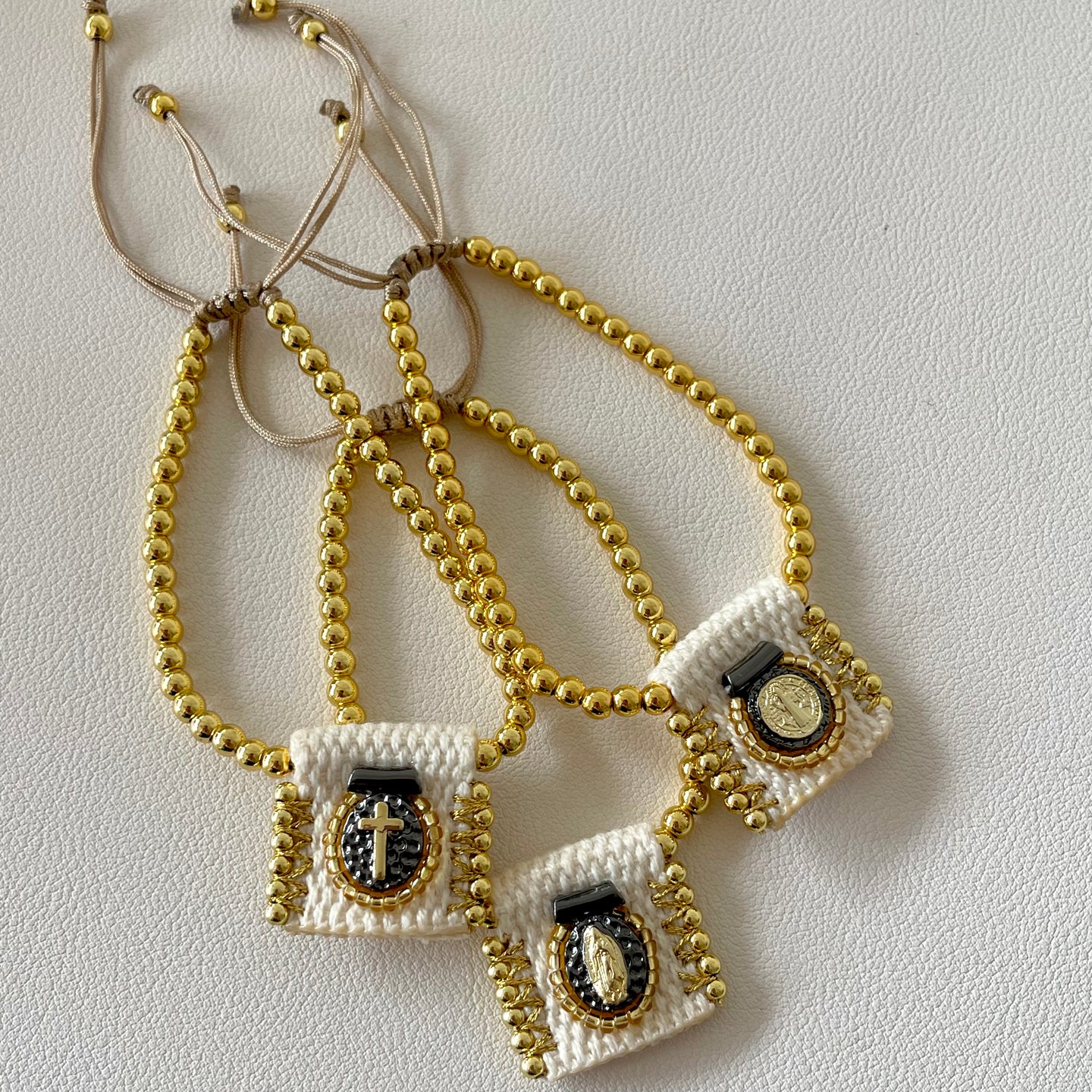 PULSERA ESCAPULARIO BORDADO