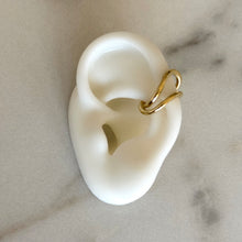 Cargar imagen en el visor de la galería, EAR CUFF CURVAS
