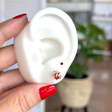 Cargar imagen en el visor de la galería, PIERCING ZIRCONIA ROJA 2MM
