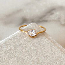 Cargar imagen en el visor de la galería, ANILLO ZIRCONIA PERA
