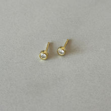 Cargar imagen en el visor de la galería, PIERCING ZIRCONIA BISEL
