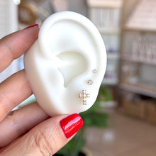 Cargar imagen en el visor de la galería, PIERCING ZIRCONIA 2MM
