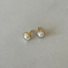 Cargar imagen en el visor de la galería, PIERCING PERLA BISEL
