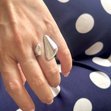 Cargar imagen en el visor de la galería, ANILLO TRIÁNGULO PLT
