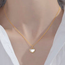 Cargar imagen en el visor de la galería, CADENA CORAZÓN BLANCO
