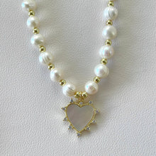 Cargar imagen en el visor de la galería, COLLAR AMOR VIVIENTE
