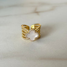 Cargar imagen en el visor de la galería, ANILLO TRÉBOL LÍNEAS
