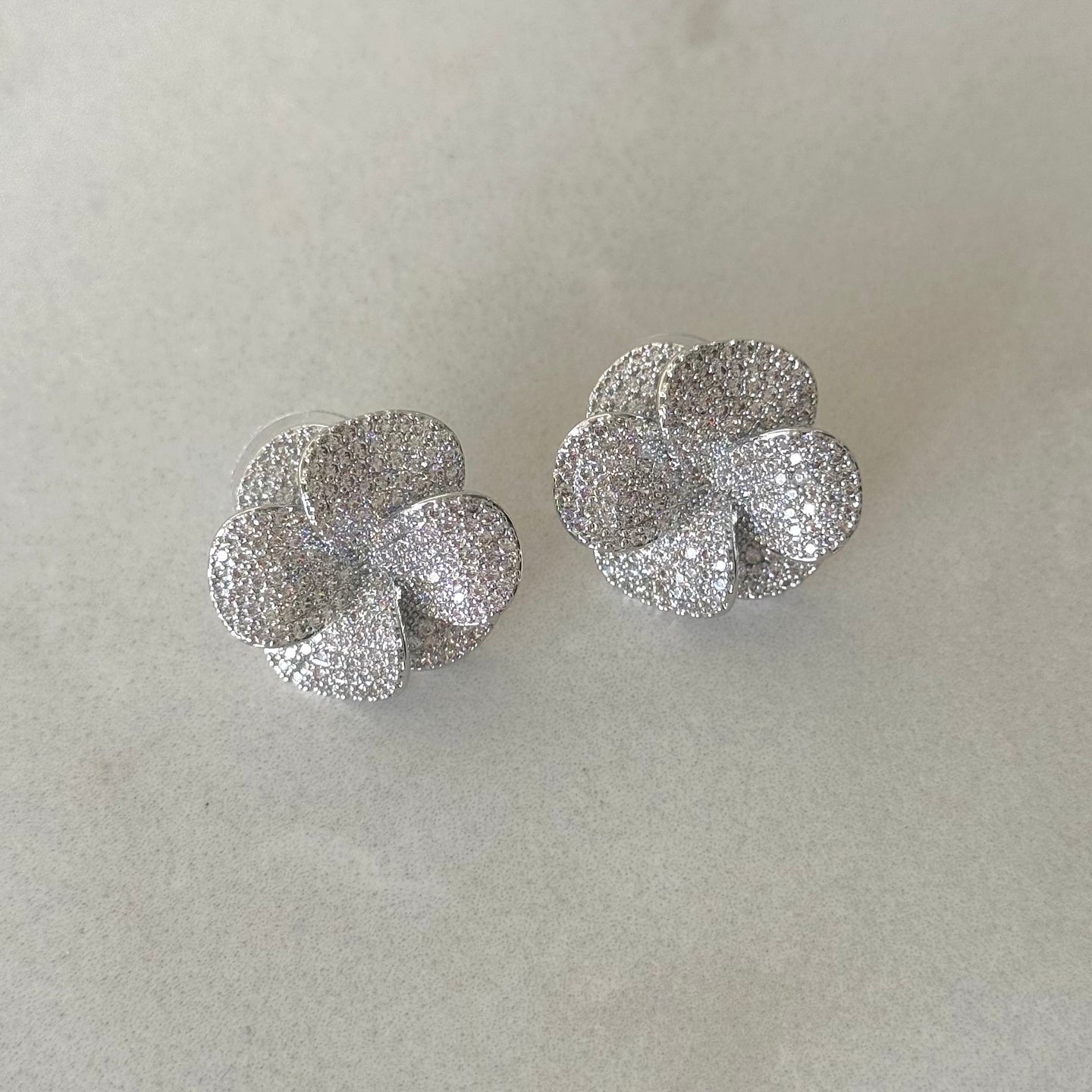 ARETES CEREZO PLATEADA
