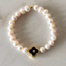 Cargar imagen en el visor de la galería, PULSERA PERLAS TRÉBOL*

