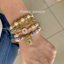 Cargar imagen en el visor de la galería, PULSERA RELIGIOSA SEVILLA
