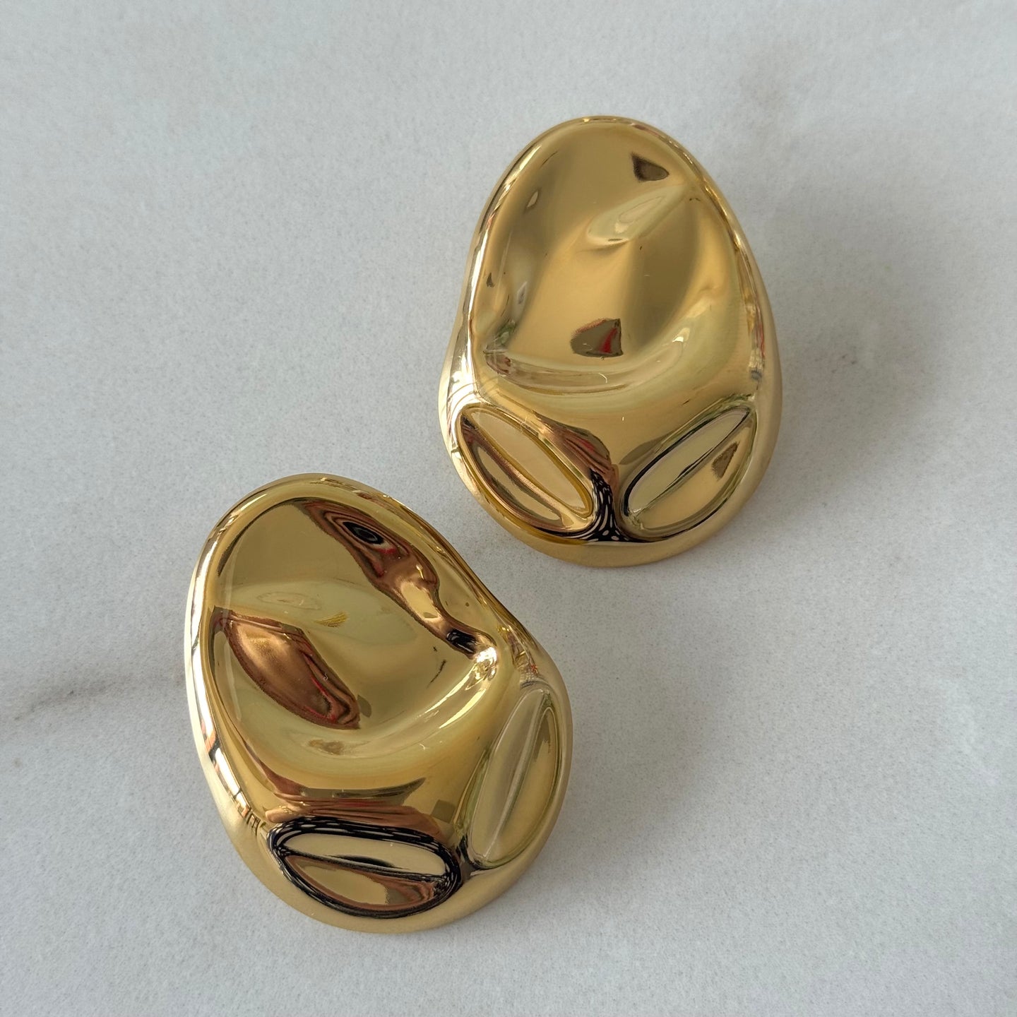 ARETES MONET DORADO