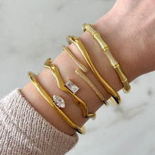 Cargar imagen en el visor de la galería, BANGLE COSTA II
