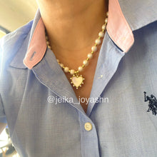 Cargar imagen en el visor de la galería, COLLAR AMOR VIVIENTE
