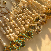 Cargar imagen en el visor de la galería, PULSERA ESCAPULARIOS
